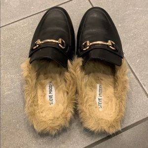 Black Steven madden slip on loafers with fur